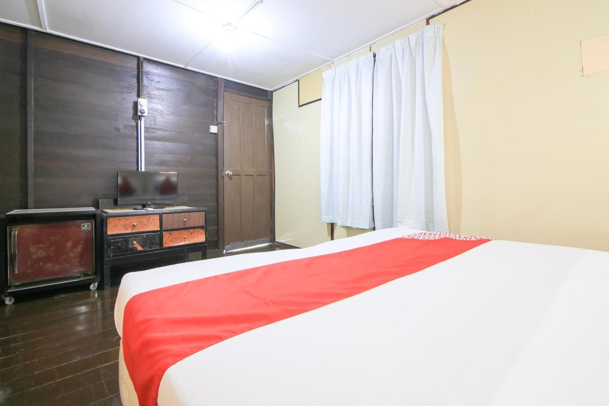 Ombak Inn Chalet Kampung Teluk Nipah Exterior photo